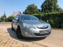 Grau Gebraucht 2012 Opel Astra Kombi | 2.990 € (Guter Preis)
