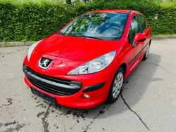 Rot Gebraucht 2009 Peugeot 207 Tendance Limousine | 2.599 € (Fairer Preis)