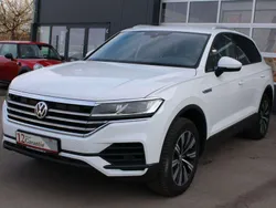 Pure white Gebraucht 2019 VW Touareg Basis SUV | 32.650 € (Guter Preis)