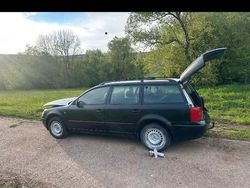 Schwarz Gebraucht 1998 VW Passat Kombi | 888 € (Fairer Preis)