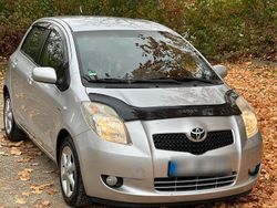 Silber Gebraucht 2007 Toyota Yaris Kleinwagen | 2.500 € (Teuer)