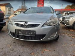 Grün Gebraucht 2011 Opel Astra Edition Kombi | 3.950 € (Fairer Preis)