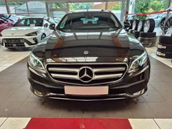 Obsidianschwarz metalliclack Gebraucht 2017 Mercedes E220 Kombi | 20.850 € (Guter Preis)