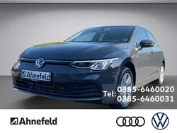 Grey metallic Gebraucht 2023 VW Golf VIII Life Limousine | 27.555 € (Fairer Preis)