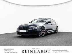 Carbonschwarz metallic Gebraucht 2021 BMW M550 Performance Limousine | 52.925 € (Fairer Preis)
