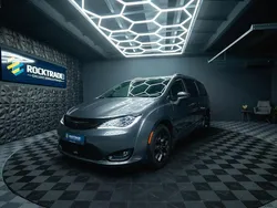 Grau Gebraucht 2020 Chrysler Pacifica Limited SUV | 27.990 € (Superpreis)