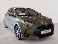 Manganbronze metallic Gebraucht 2021 Toyota Yaris Hybrid Club Kleinwagen | 15.490 € (Guter Preis)