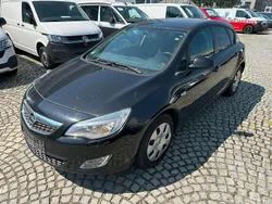 Saphirschwarz Gebraucht 2011 Opel Astra Edition Limousine | 2.300 € (Superpreis)