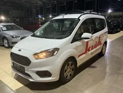 Weiß Gebraucht 2021 Ford Tourneo Courier Trend Van / Kleinbus | 12.400 € (Fairer Preis)