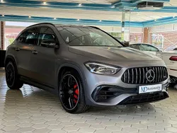 Grau Gebraucht 2020 Mercedes GLA45 AMG AMG SUV | 46.890 € (Guter Preis)