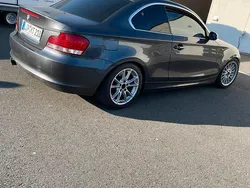 Grau Gebraucht 2009 BMW 125 Coupé Coupé | 10.500 €