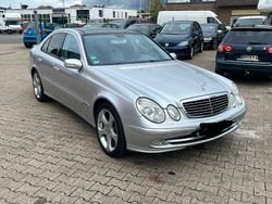 Silber Gebraucht 2002 Mercedes E240 Avantgarde Limousine | 6.999 € (Etwas zu teuer)