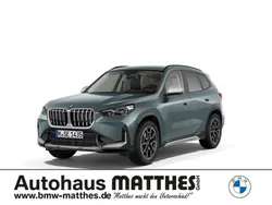 Gruen Neu 2025 BMW X1 xLine SUV | 48.849 € (Guter Preis)