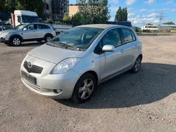 Silber Gebraucht 2006 Toyota Yaris Executive Kleinwagen | 2.800 € (Guter Preis)