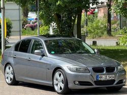 Grau Gebraucht 2011 BMW 320 Exclusive Limousine | 10.499 € (Teuer)