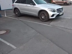 Silber Gebraucht 2018 Mercedes GLC220 SUV | 33.500 € (Etwas zu teuer)