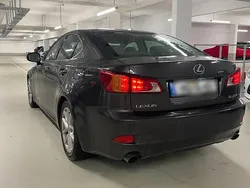 Braun Gebraucht 2008 Lexus IS250 Limousine | 8.000 € (Etwas zu teuer)
