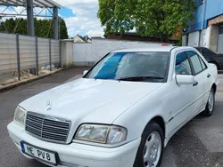 Weiß Gebraucht 1999 Mercedes C180 Classic Limousine | 7.750 €