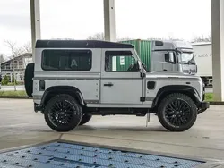 Silber Gebraucht 2016 Land Rover Defender SUV | 78.000 € (Teuer)