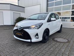 Weiß Gebraucht 2015 Toyota Yaris Hybrid Comfort Kleinwagen | 8.490 € (Teuer)