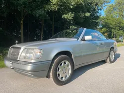 Silber Gebraucht 1995 Mercedes E220 Cabrio | 12.700 €