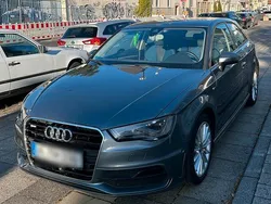 Grau Gebraucht 2014 Audi A3 Sportback S-Line Kombi | 14.500 € (Guter Preis)
