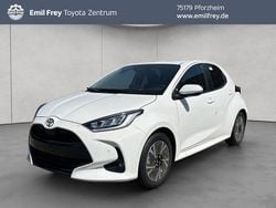 Weiß Neu 2025 Toyota Yaris Hybrid Limousine | 24.290 € (Guter Preis)
