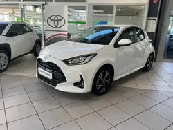 Weiss Neu 2024 Toyota Yaris Hybrid Team Limousine | 23.690 € (Guter Preis)