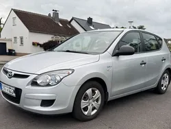 Grau Gebraucht 2009 Hyundai i30 Classic Limousine | 3.750 € (Fairer Preis)