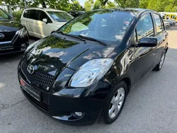 Schwarz Gebraucht 2007 Toyota Yaris Executive Limousine | 4.250 € (Etwas zu teuer)