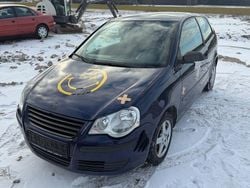 Blau Gebraucht 2005 VW Polo Trendline Kleinwagen | 1.450 € (Fairer Preis)