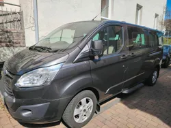 Grau Gebraucht 2016 Ford Tourneo Van / Kleinbus | 27.500 €