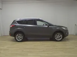 Grau Gebraucht 2017 Ford Kuga Titanium SUV | 9.980 € (Fairer Preis)