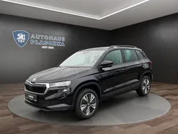 Blackmagic perleffekt Neu 2024 Skoda Karoq Selection SUV | 30.949 € (Guter Preis)