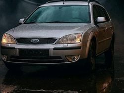 Grau Gebraucht 2002 Ford Mondeo Kombi | 649 € (Guter Preis)