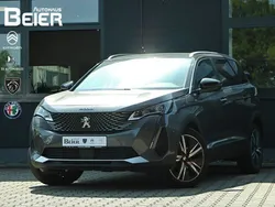Grau Gebraucht 2023 Peugeot 5008 GT Van / Kleinbus | 41.980 € (Teuer)
