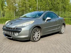 Grau Gebraucht 2008 Peugeot 207 CC Roland Garros Cabrio | 3.000 € (Fairer Preis)