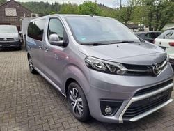 Silber metallic Gebraucht 2023 Toyota Proace Verso Team Kombi | 39.990 € (Guter Preis)