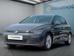 Grau Gebraucht 2022 VW Golf VIII Kleinwagen | 20.599 € (Guter Preis)