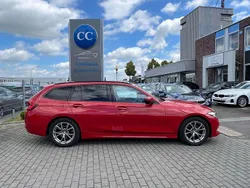 Melbournerot Gebraucht 2023 BMW 318 Sport Line Kombi | 29.999 € (Fairer Preis)