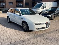 Weiß Gebraucht 2008 Alfa Romeo 159 Coupé | 2.200 € (Fairer Preis)