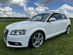 Weiß Gebraucht 2010 Audi A3 S-line plus Limousine | 15.995 €