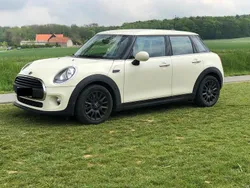 Beige Gebraucht 2017 Mini ONE Kleinwagen | 10.300 €