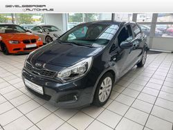 Grau Gebraucht 2015 Kia Rio DREAM-TEAM Edition Limousine | 5.980 € (Fairer Preis)