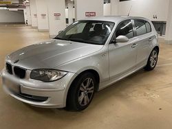 Silber Gebraucht 2008 BMW 118 Kleinwagen | 2.600 € (Fairer Preis)