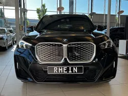Schwarz Neu 2025 BMW iX1 M Sport SUV | 45.377 € (Guter Preis)