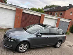 Grau Gebraucht 2018 Skoda Octavia Style Kombi | 10.800 € (Fairer Preis)