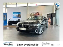 Grau Gebraucht 2022 BMW 530 Luxury Line Limousine | 42.800 € (Superpreis)