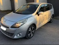 Grau Gebraucht 2009 Renault Scénic III Van / Kleinbus | 1.700 € (Superpreis)