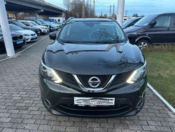 Schwarz Gebraucht 2016 Nissan Qashqai Tekna SUV | 15.900 € (Fairer Preis)